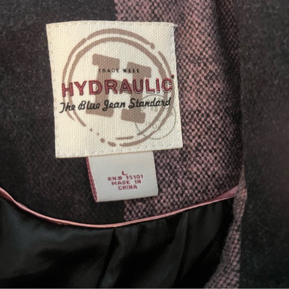 Buttoned Jacket - Picture 4 of 6